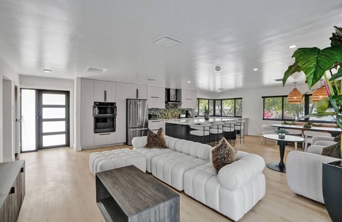 Biscayne Park House | Spacious 5BR Miami Oasis w/Pool