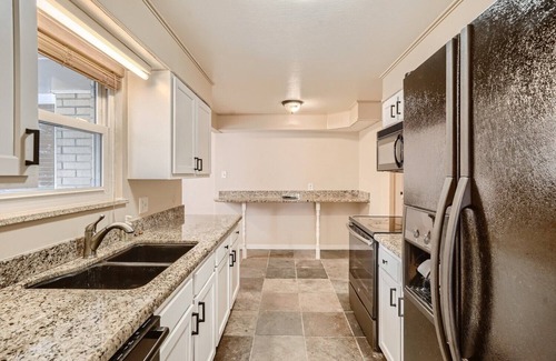 Scenic Heights House | Spacious 6 BD 3 BT 2 KT Retreat | Old Town Arvada