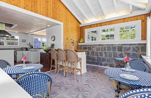 Hawi House | Spacious 6-bedroom house in brilliant Hawi with WiFi, fitness room