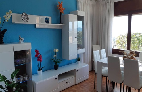 Blanes Villa | Spacious 6-bedroom villa in Blanes