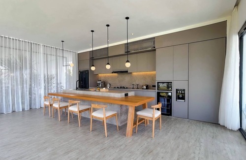 Babakan Villa | Spacious, 6 Bedroom Villa near Canggu Area