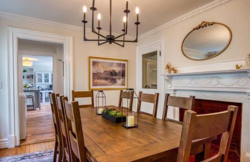 Dover House | Spacious 6BR close to Portsmouth beaches and UNH