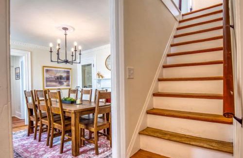 Dover House | Spacious 6BR close to Portsmouth beaches and UNH