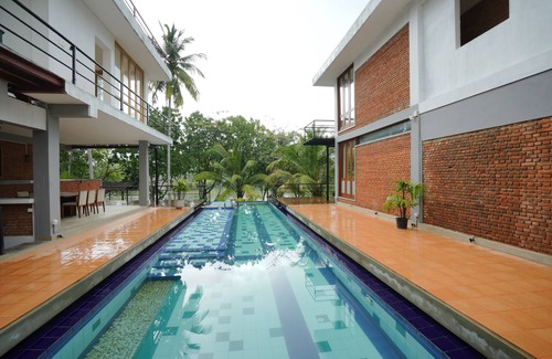 Kathaluwa Villa | Spacious 7-bedroom cozy villa in delightful Koggala with AC, WiFi