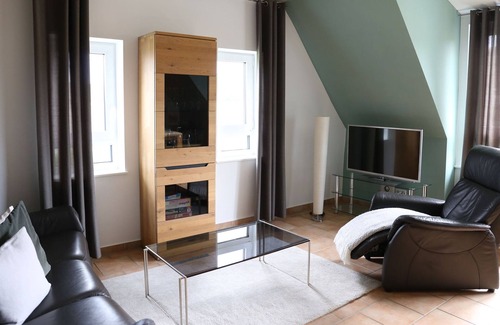 Windischbuchen Apartment | Spacious apartment GREEN - Villa Geisenhof