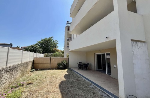 Les Cevennes Apartment | Spacious accommodation with garden in Montpellier