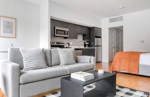 Allston Apartment | Spacious Allston Studio w/W/D & Gym, near Green Line, by Blueground
