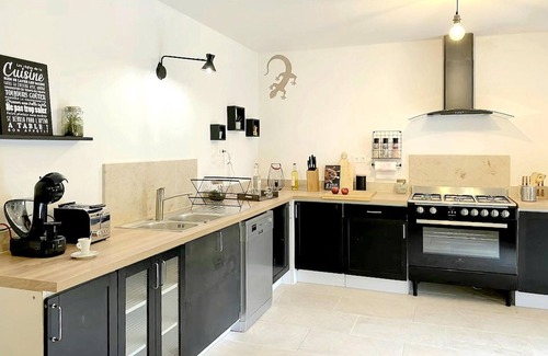 Prailles House | Spacious and authentic stone house with pool and whirlpool in a quiet location.