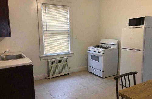 Paterson Apartment | Spacious and bright 2 bedroom apartment with 1 bathroom and private street entrance
