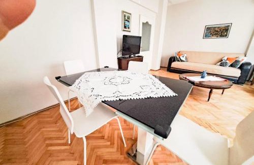 Moda Apartment | Spacious and Bright Apartment - Dirim House