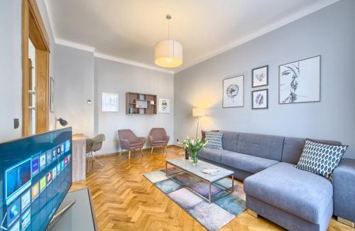 Josefov Apartment | Spacious And Bright Apartment Dusni 13