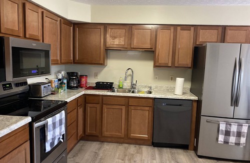 Reynoldsburg House | Spacious and comfortable single family home with finished basement.