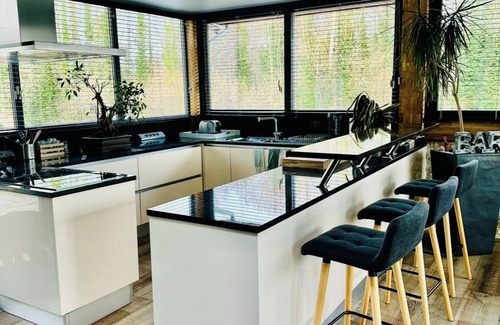 Fresnoy-la-Riviere House | Spacious and elegant house, Jaccuzi, Sauna, Home cinema