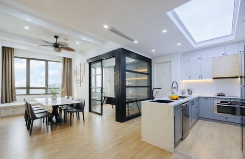 Dich Vong Hau Apartment | Spacious and luxurious 3-bedroom apartment with WiFi, AC in pleasant Cầu Giấy