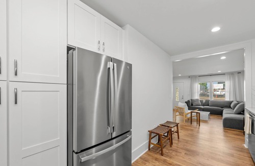 Charlotte House | Spacious and Modern 4 Bedroom, 2 Bathroom Home in the Heart of CLT