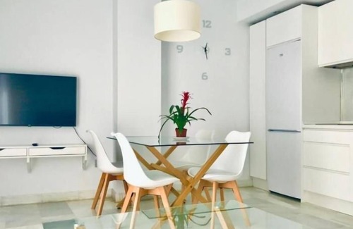 Centro - Sagrario Apartment | Spacious and modern Apartment with free parking in the heart of Granada 6
