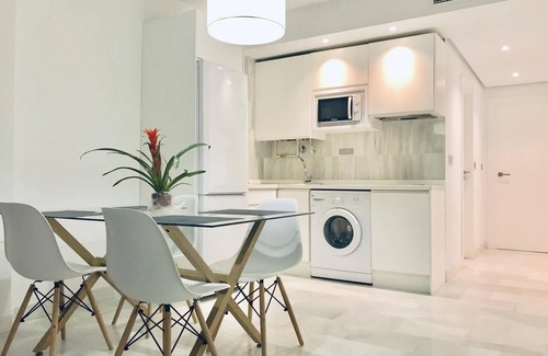 Centro - Sagrario Apartment | Spacious and modern Apartment with free parking in the heart of Granada 7