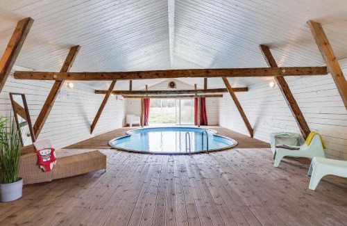 Knared House | Spacious and newly renovated farmhouse with indoor pool