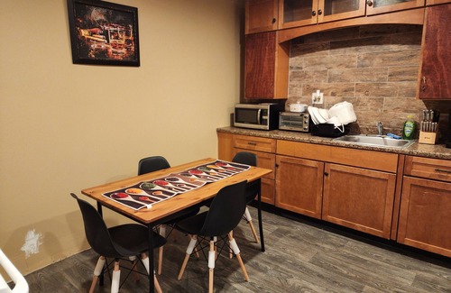 Meriden Apartment | SPACIOUS AND QUIET