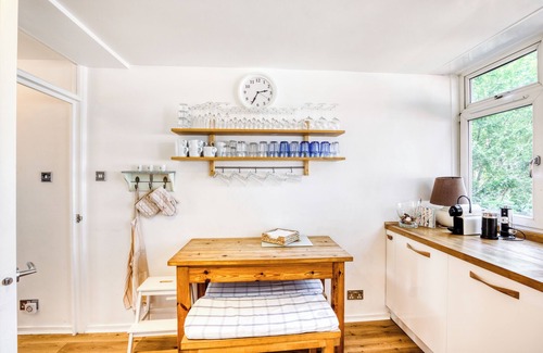 Coldharbour House | Spacious and Stylish 4BD Home with Garden, Brixton