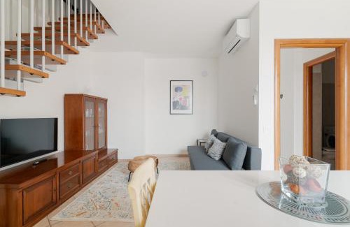 Bruzzano Apartment | Spacious Apartment 600 mt to Metro M3 Comasina