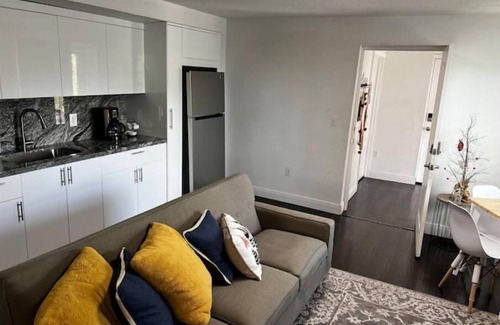 Hialeah Apartment | Spacious Apartment Central Located