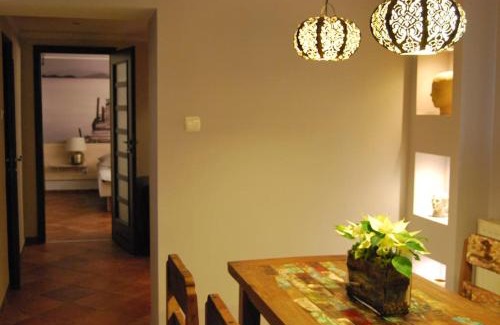 Srodmiescie Apartment | Spacious apartment in green district.
