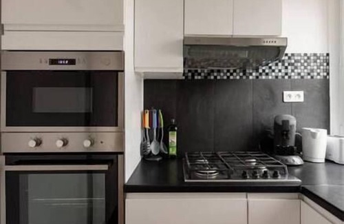 Chatillon Apartment | Spacious apartment just outside Paris