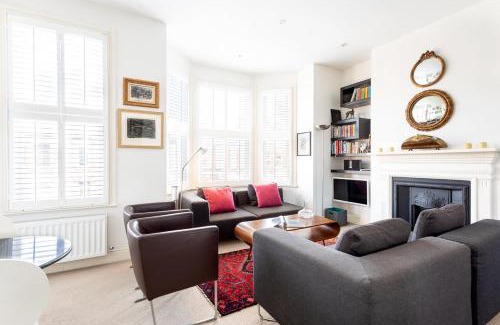 St. Helen's Apartment | Spacious Apartment near Portobello Road