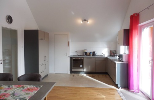 Andechs Apartment | Spacious apartment with balcony and elevator with mountain views
