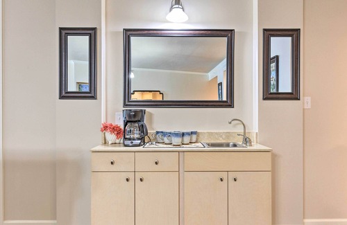Biloxi Condo | Spacious Biloxi Getaway w/Pools & Beach Access!