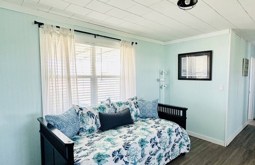 Port O Connor Cottage | Spacious Breezy Shore Cottage, centrally located in Port O’Connor TX
