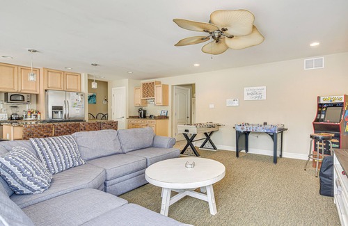 Southend Cottage | Spacious Brigantine Home ~ 1 Block to Beach!