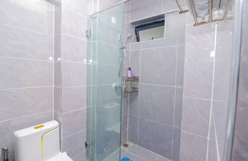 Mashonaland West House | Spacious building with 9 bedrooms, WiFi, fitness room in terrific Nyabira