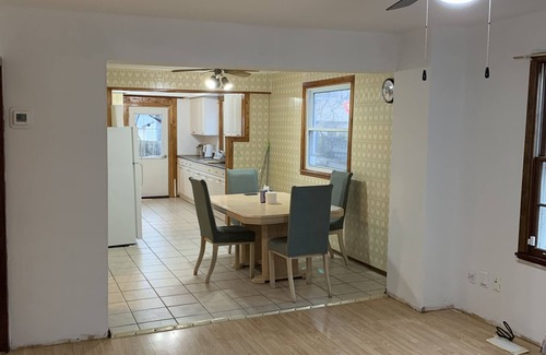 Bridgeview Cottage | Spacious Cheerful home with 2 free parking