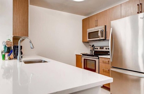 Hudson Exchange Apartment | Spacious & Clean 1BR | Work Desk & WiFi | by GLS
