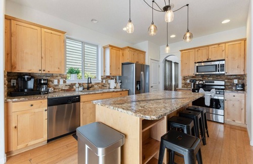 Boyd Acres House | Spacious & CLEAN 5-Bedroom Retreat| Fresh Interior Paint | Family Friendly