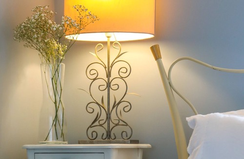 Wheatley House | Spacious & Clean House, sleeps 3 parking 2cars, Headington, Oxford, near A40&M40