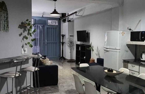 Parque Patricios House | Spacious, comfortable for family and friends. Maximum 7 people, internet.