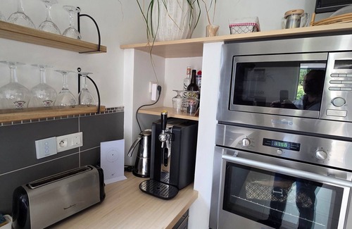 Pommeret House | Spacious, comfortable house in a quiet location 20 minutes from the beach