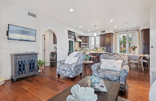 Laguna Condo | Spacious Condo in Luxury Downtown Complex