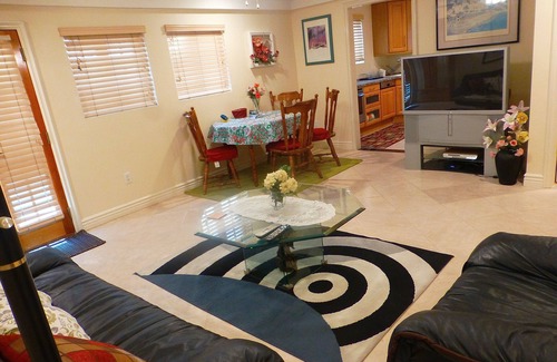 Hermosa Beach Apartment | Spacious Contemporary Style Lower Guest Apartment, Private Entry, Walk To Beach!