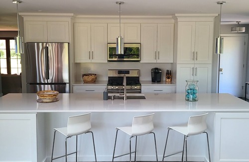Stevensville House | Spacious contemporary home on 4 wooded acres and 200' of private lake front.