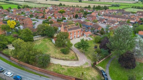 Northway Apartment | Spacious, Cosy Farmhouse with Garden & Hot Tub