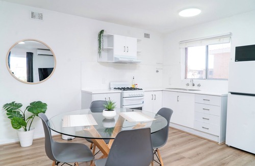 Perth Apartment | Spacious & Cosy Self-Contained 2 Bedroom Apartment