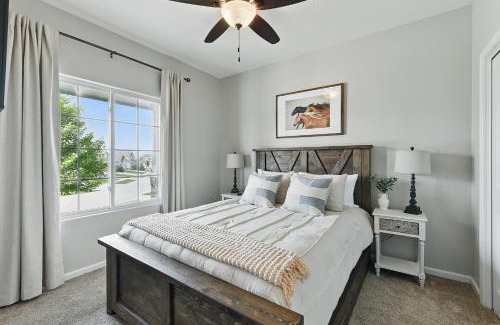 Papillion House | Spacious Country Farmhouse Retreat, Sleeps 16, Pool, Movie Room