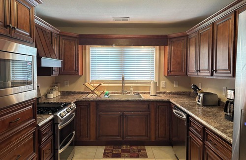 Pine Knot House | Spacious Country Home - uniquely located for great family fun