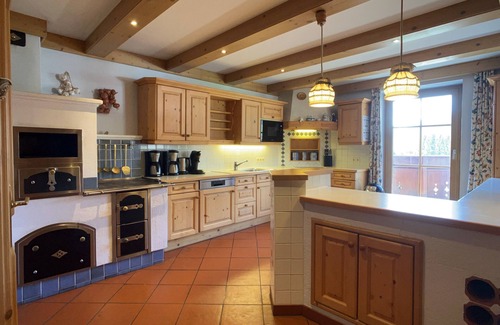 Mauterndorf Ski Chalet | Spacious cozy apartment (15 p) in chalet near historic Mauterndorf Obertauern