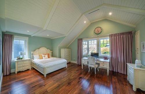 Dunbar House | Spacious Cozy House in Vancouver West