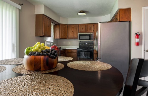 Springfield House | Spacious & Cozy ~ Mins to Downtown